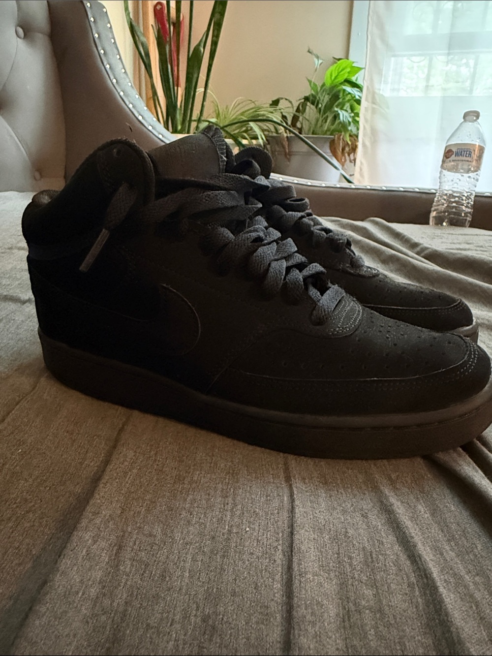Jordan’s big kids Black High-Top Sneakers - Classic Casual Style